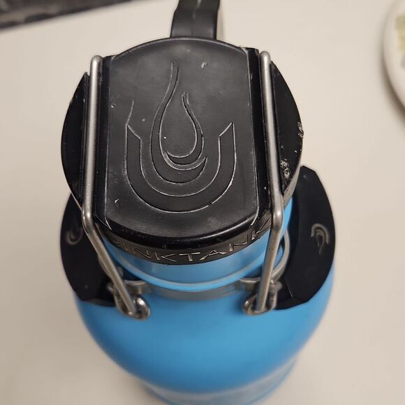 Maui Brewing Co. Insulated Drink Tank 64 oz. - Picture 6 of 9